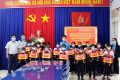 Tặng cặp phao cứu sinh cho học sinh